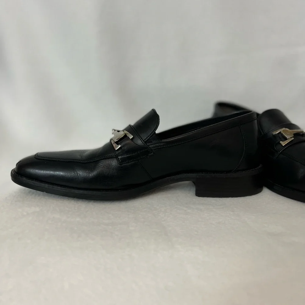 Johnston & Murphy size 9 1/2 Black Leather Slip On Mens Loafers